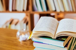 8 节零基础写作赚钱课,靠投稿拆书也能年入十万